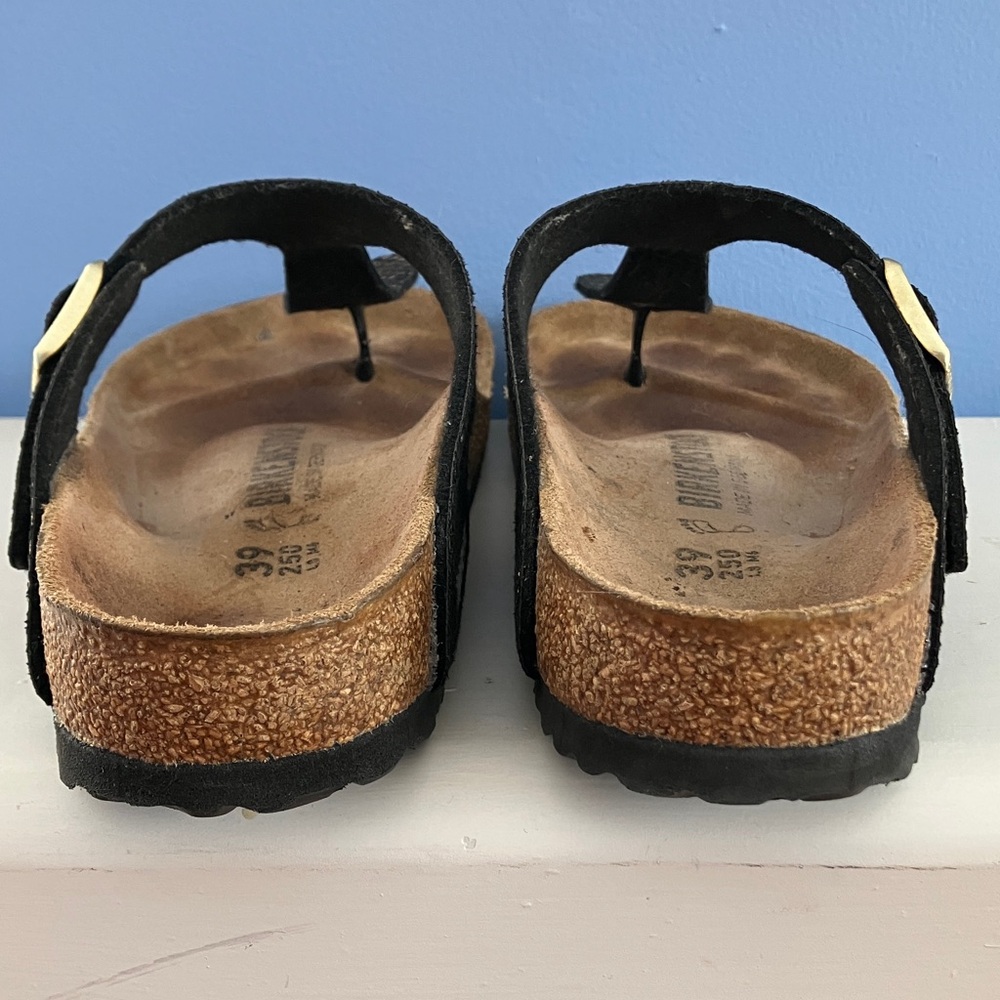 Birkenstock - Women’s Black and Gold Snakeskin Gizeh Sandals - EU 39 / US 8.5 - Picture 5 of 11